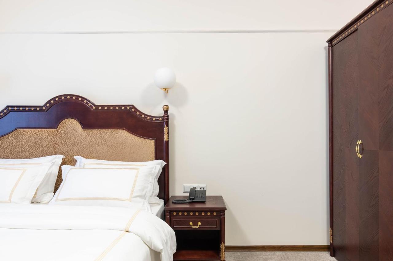 Hotel Afa Pristina Exteriör bild