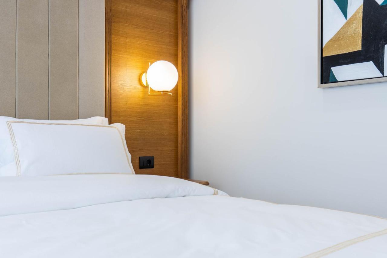 Hotel Afa Pristina Exteriör bild