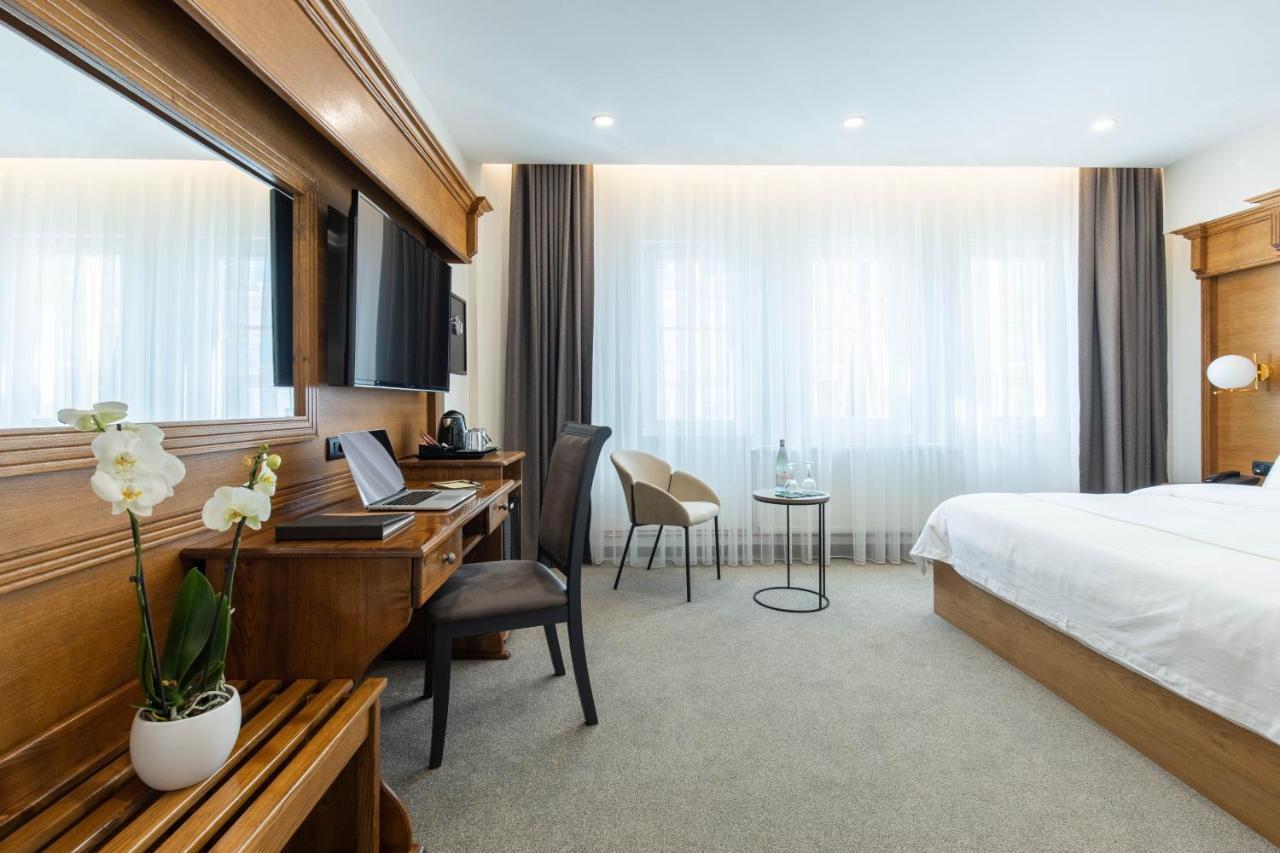 Hotel Afa Pristina Exteriör bild