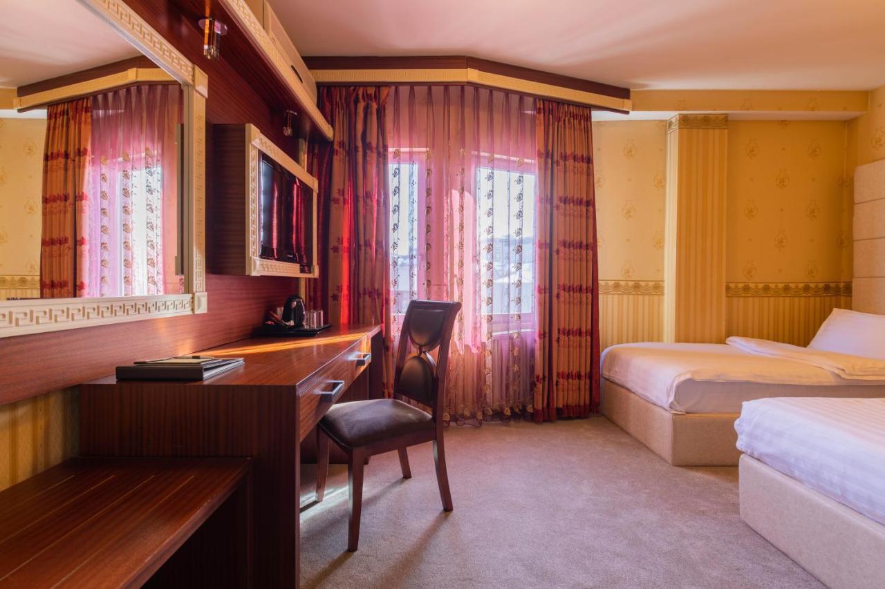 Hotel Afa Pristina Exteriör bild